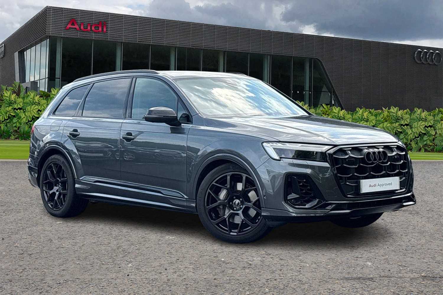 Main listing image - Audi Q7