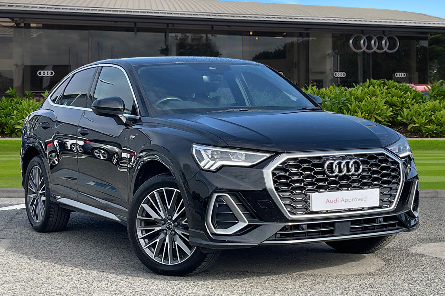 Main listing image - Audi Q3