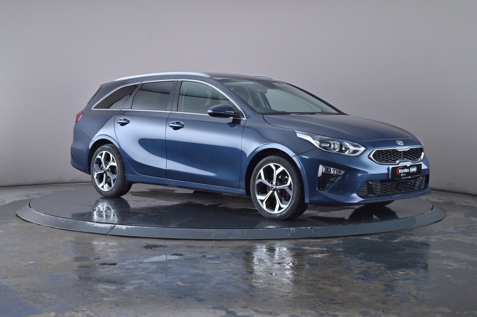 Main listing image - Kia Ceed SW