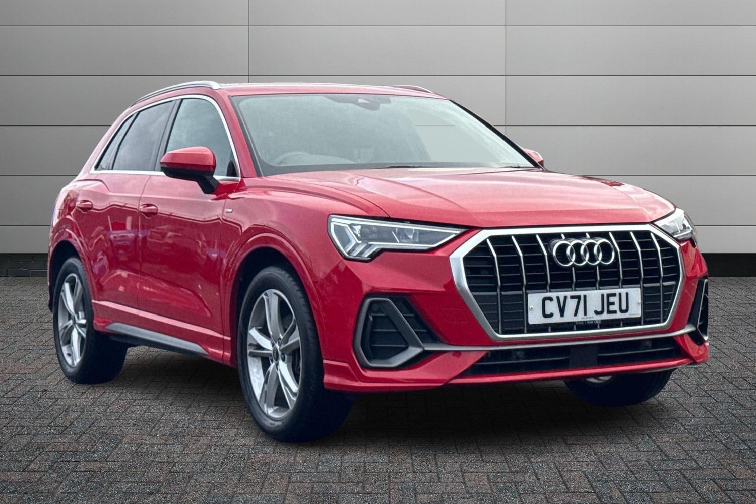 Main listing image - Audi Q3