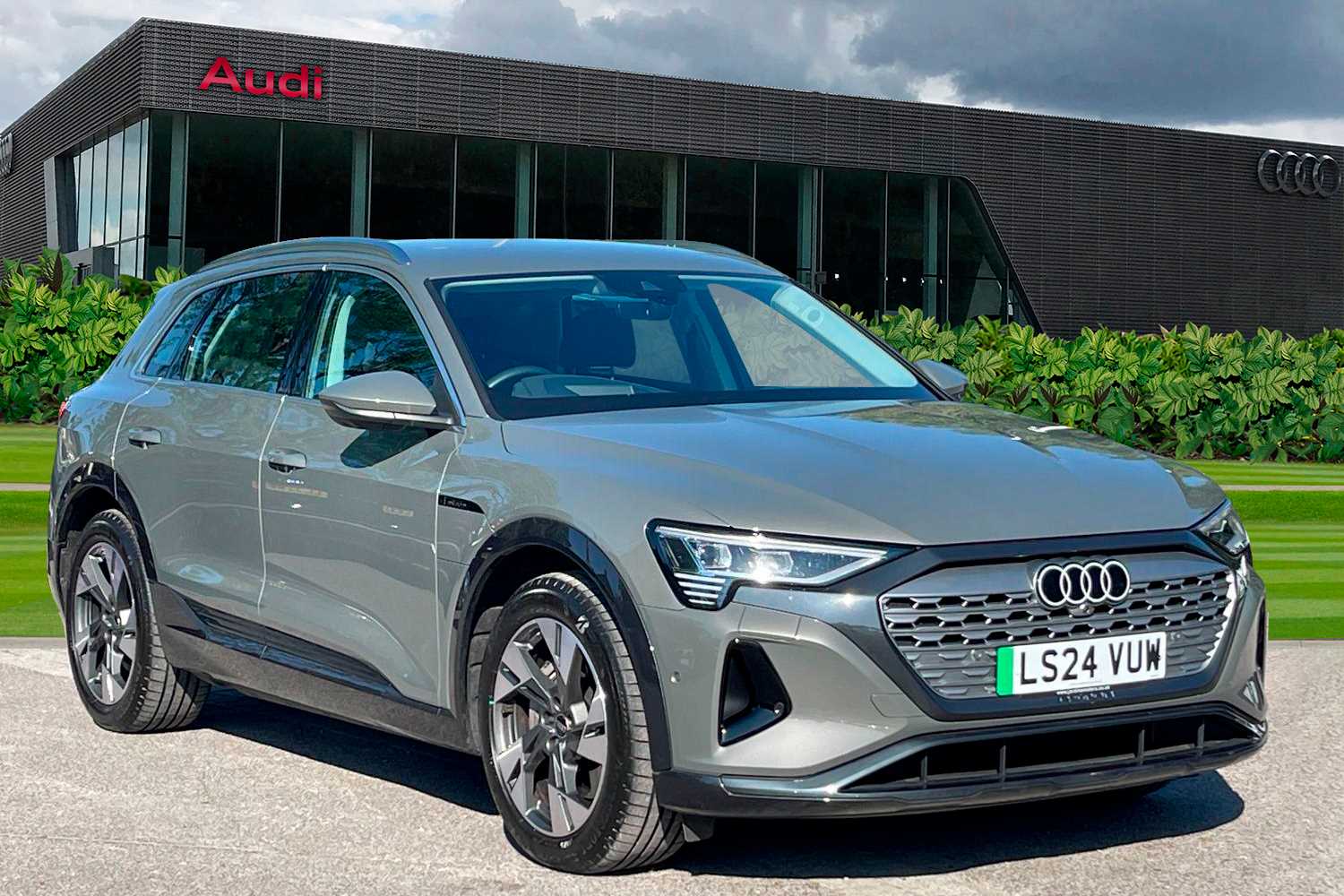 Main listing image - Audi Q8 e-tron