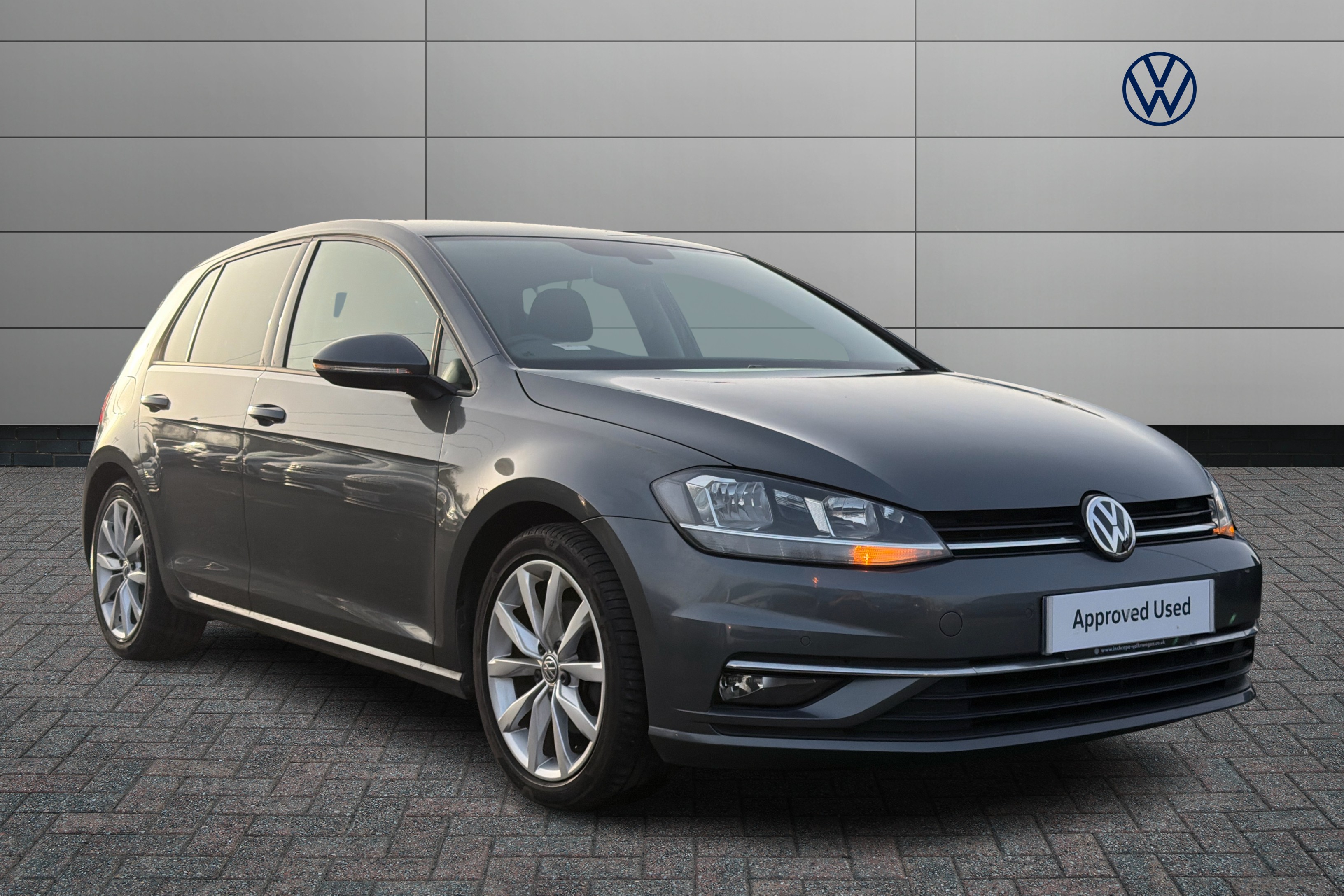 Main listing image - Volkswagen Golf