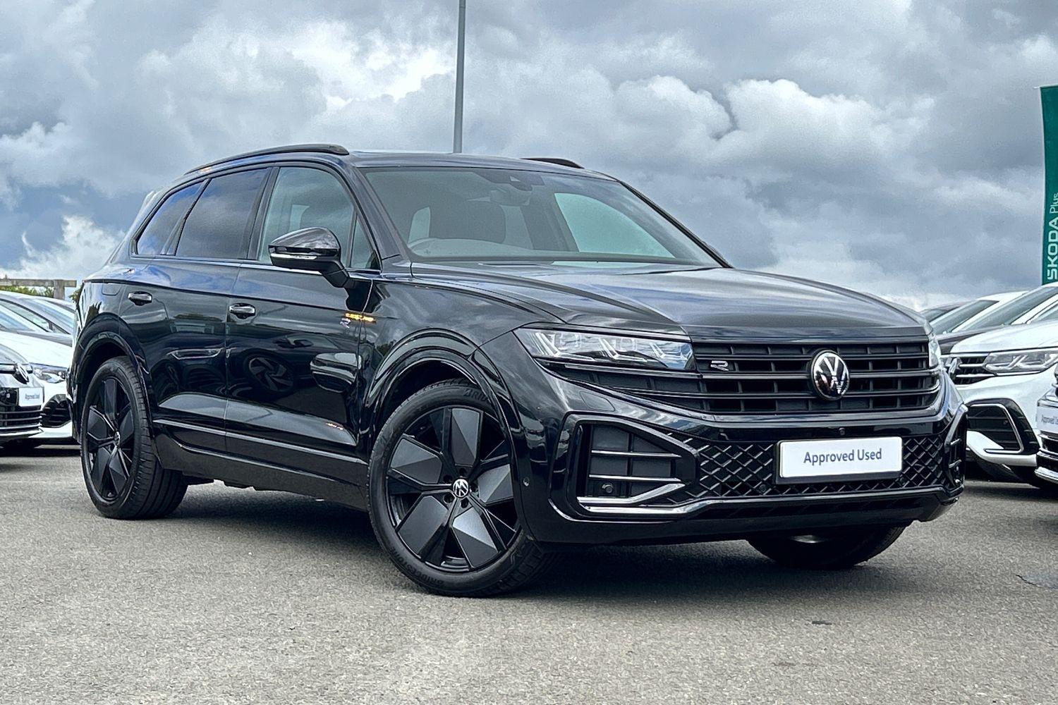 Main listing image - Volkswagen Touareg