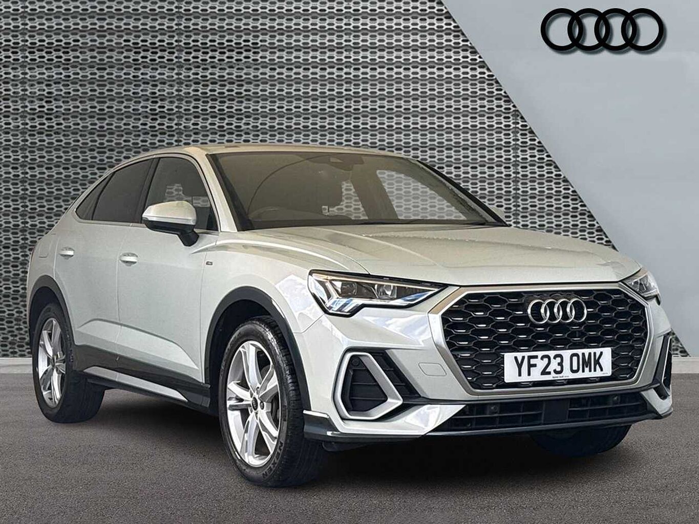 Main listing image - Audi Q3