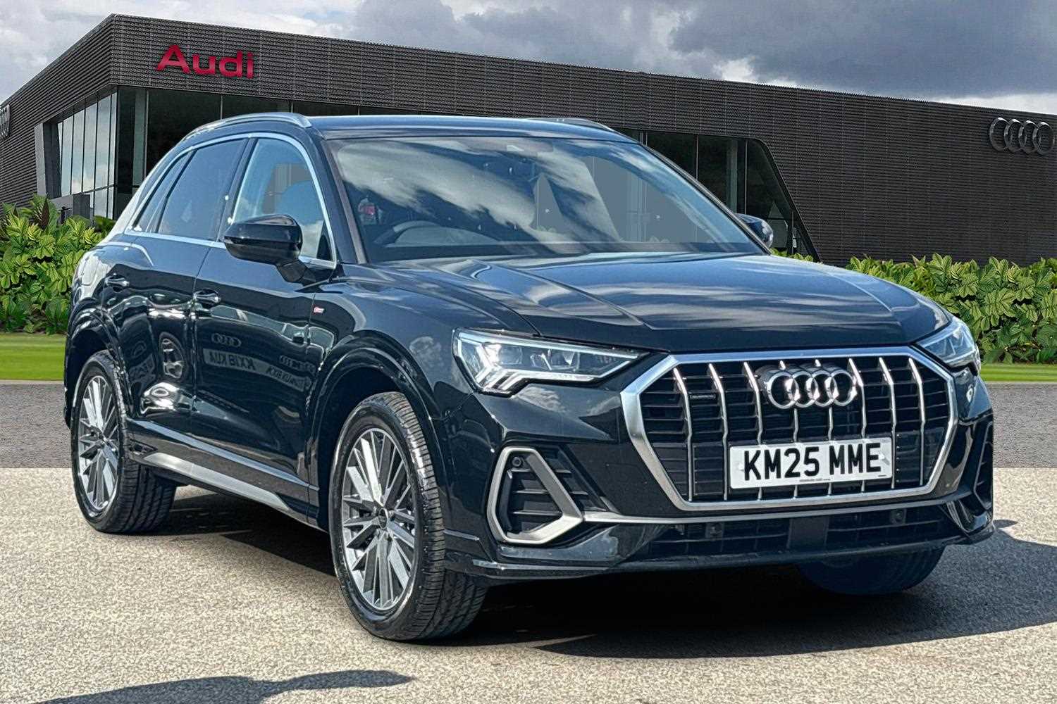 Main listing image - Audi Q3