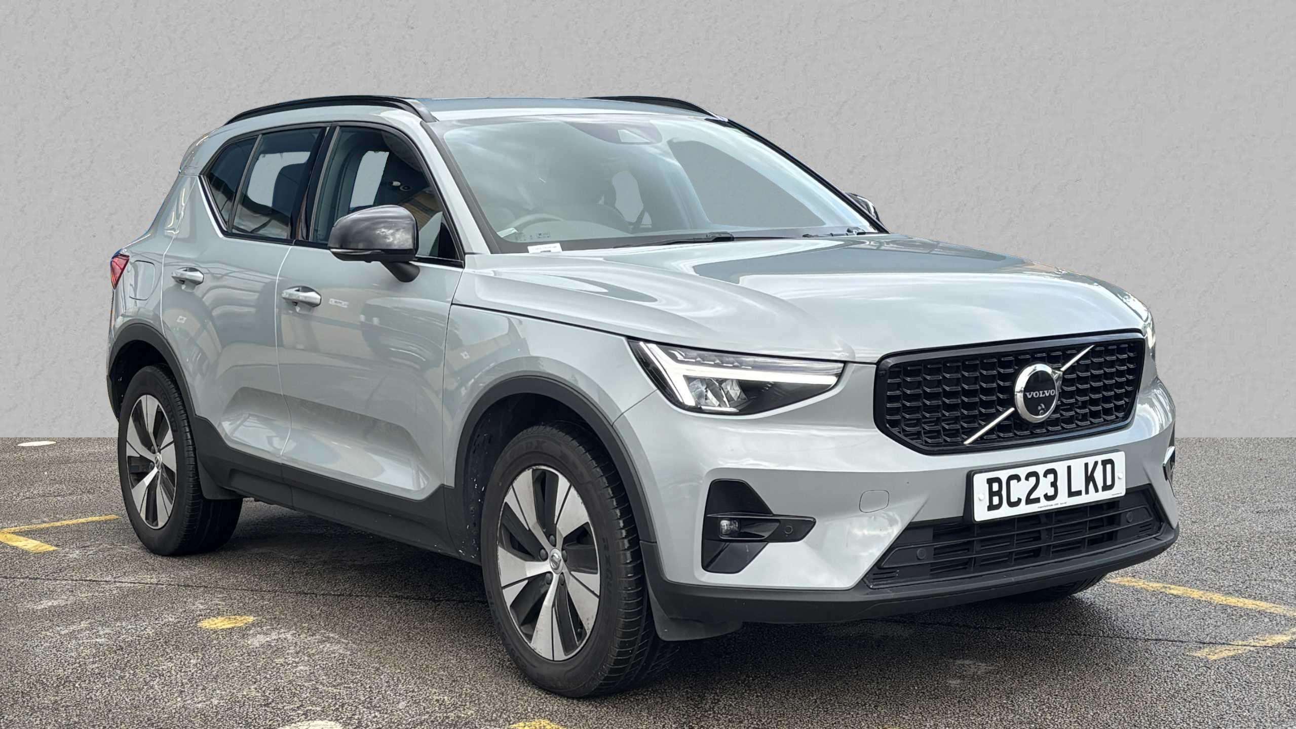 Main listing image - Volvo XC40 Recharge