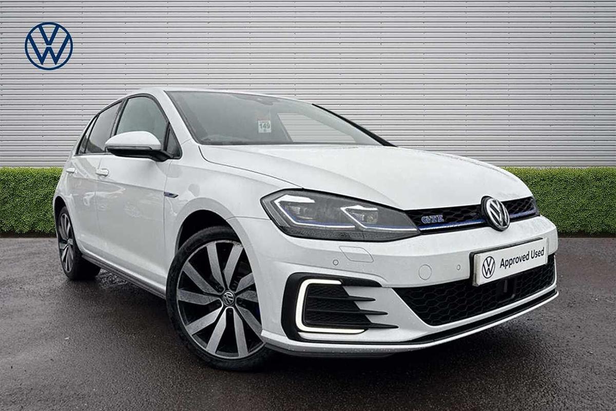 Main listing image - Volkswagen Golf