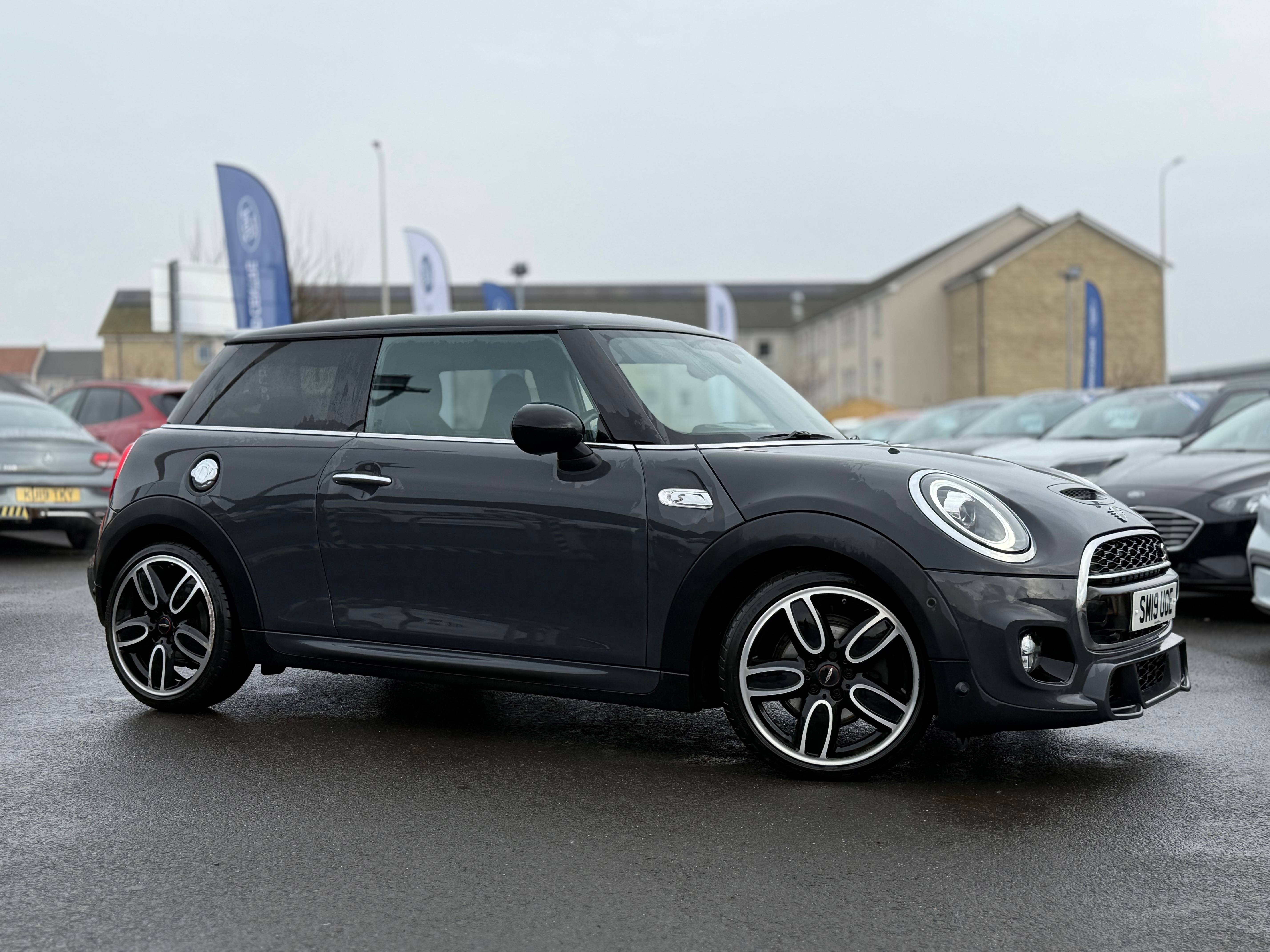 Main listing image - MINI Hatchback