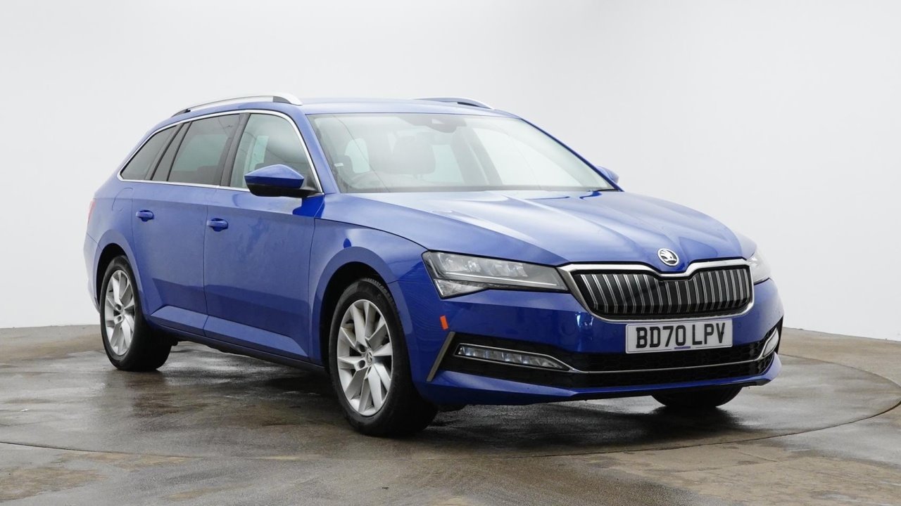 Main listing image - Skoda Superb Estate