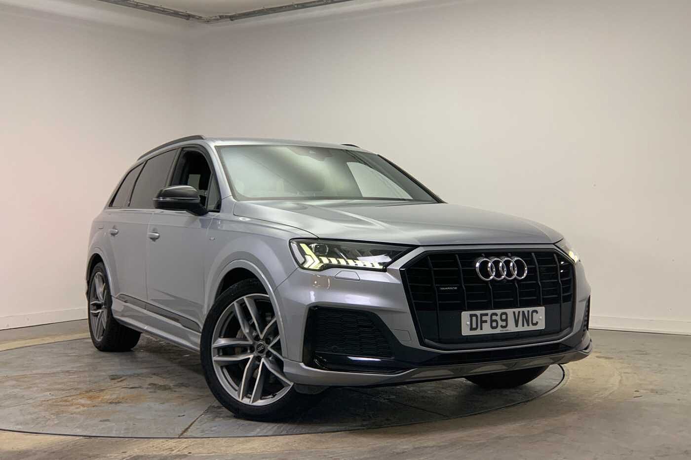 Main listing image - Audi Q7