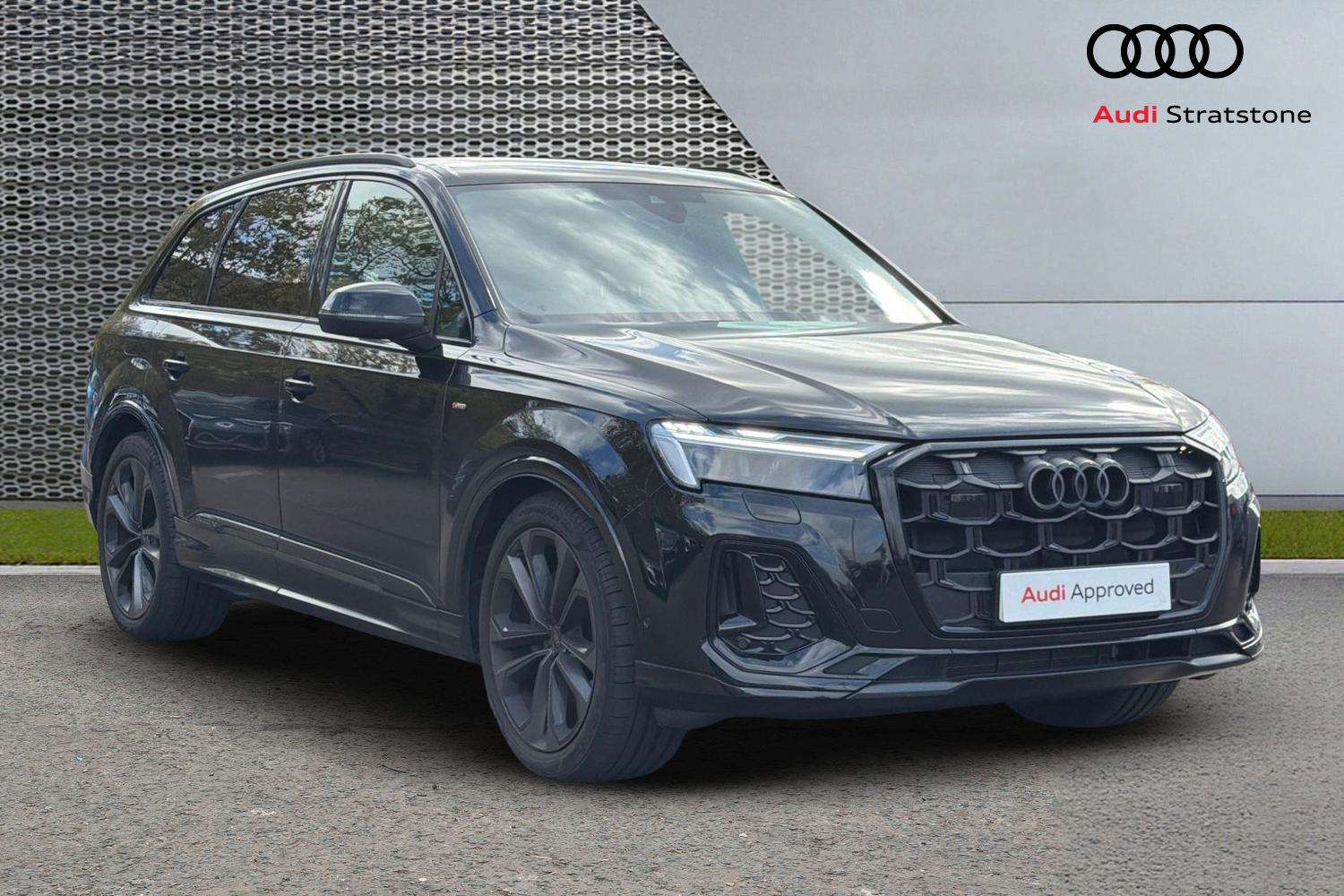 Main listing image - Audi Q7