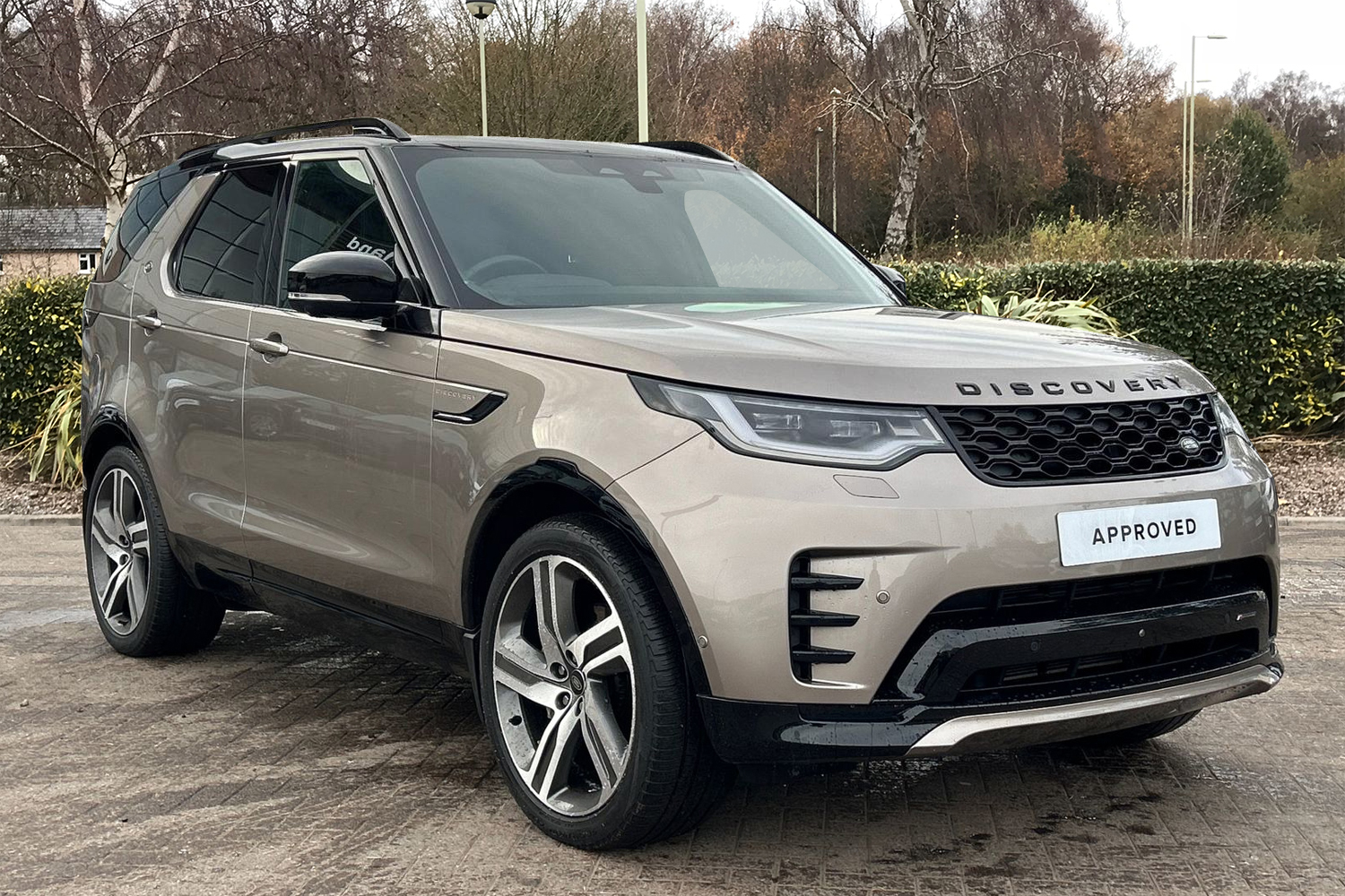 Main listing image - Land Rover Discovery