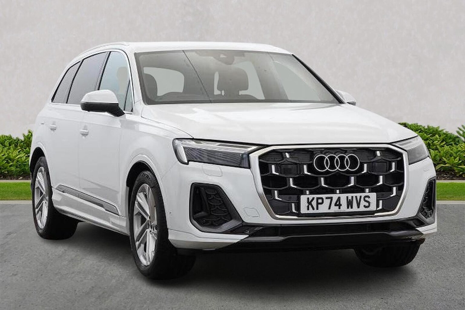 Main listing image - Audi Q7