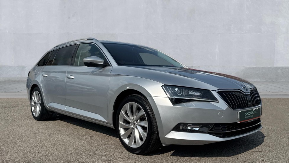 Main listing image - Skoda Superb Estate