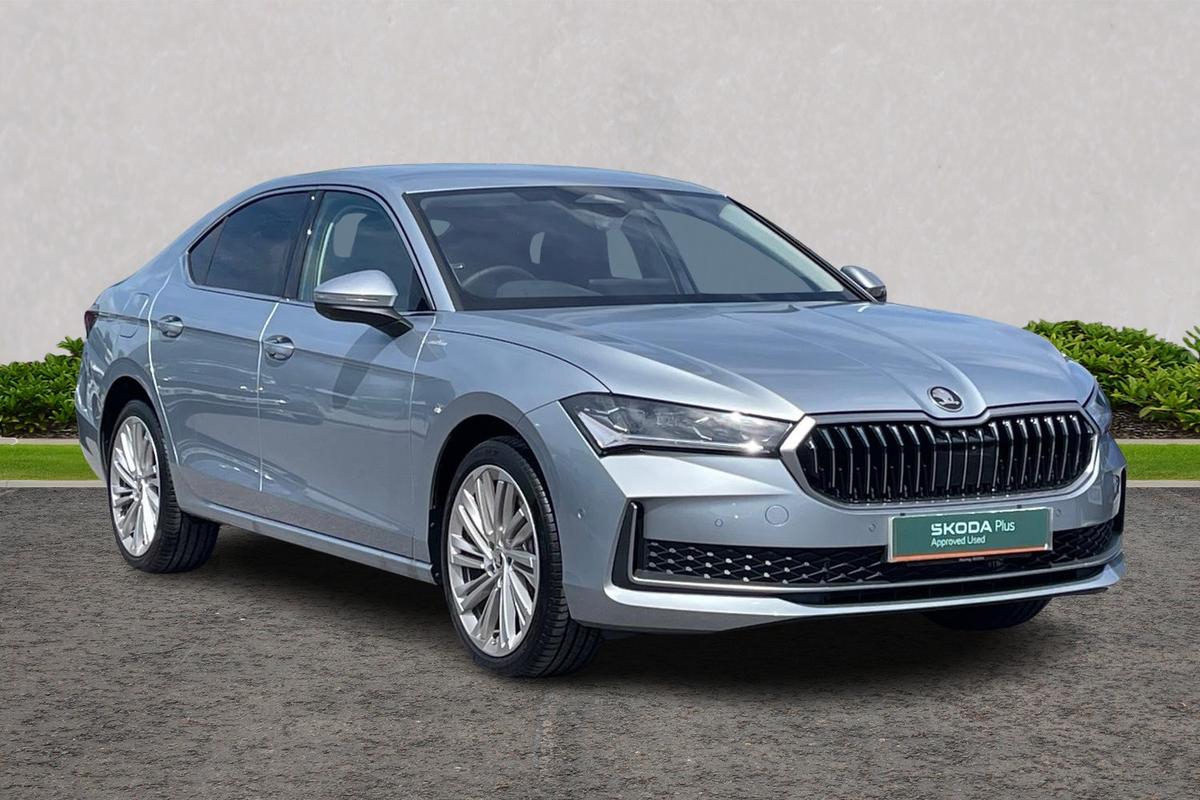 Main listing image - Skoda Superb