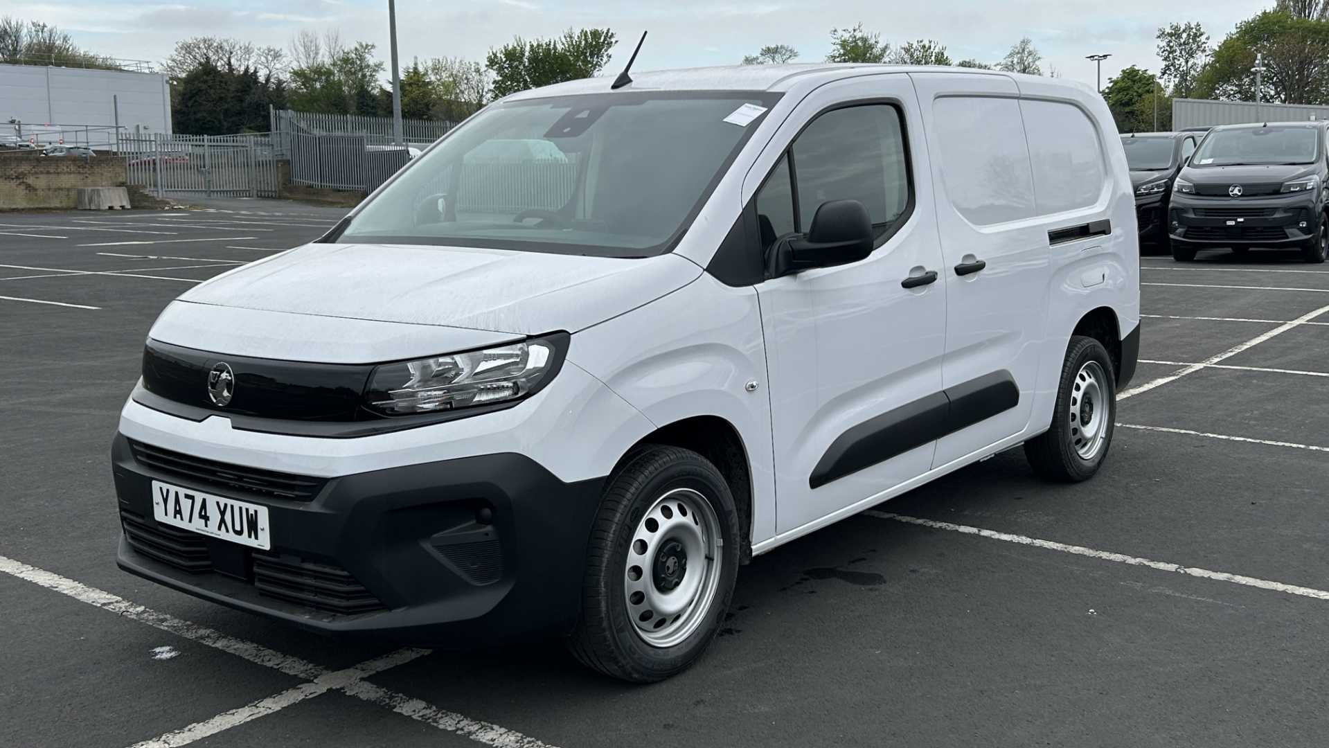 Main listing image - Vauxhall Combo Cargo