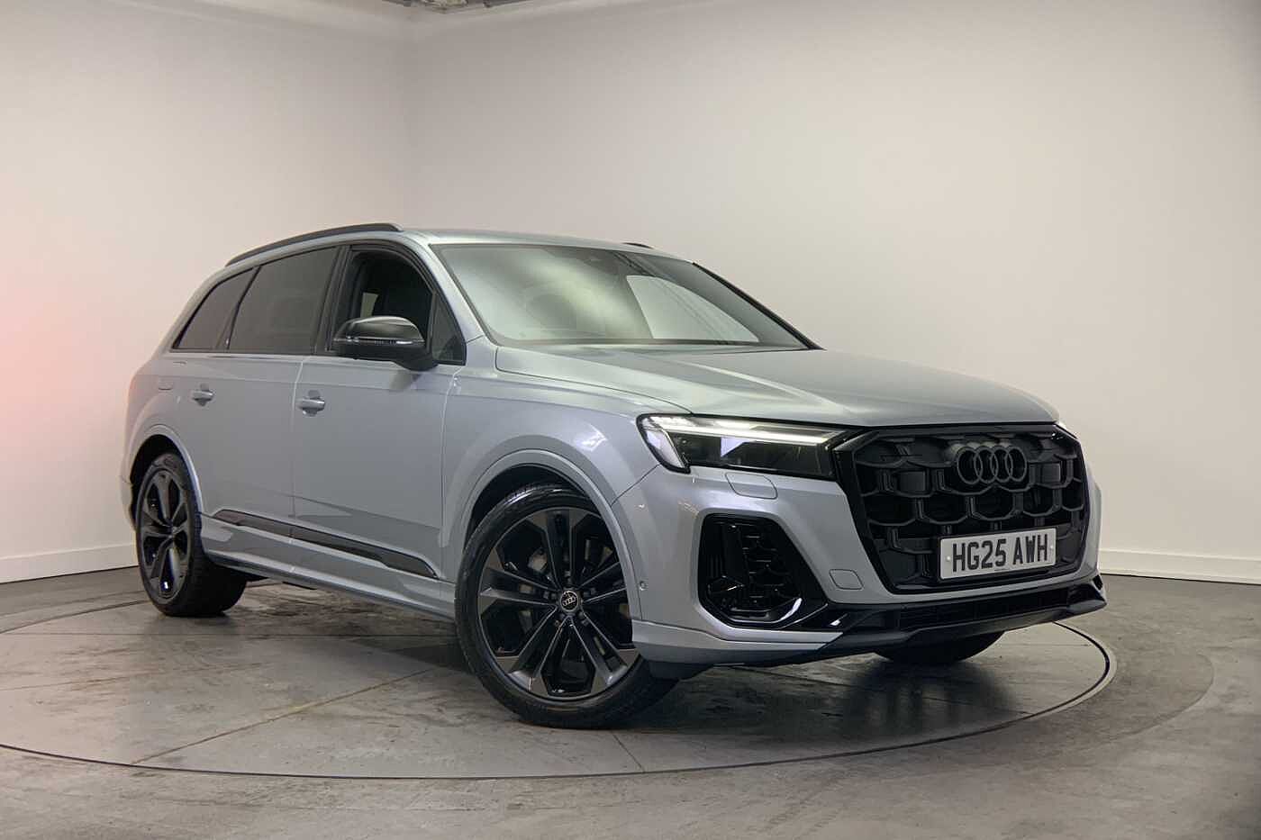 Main listing image - Audi Q7