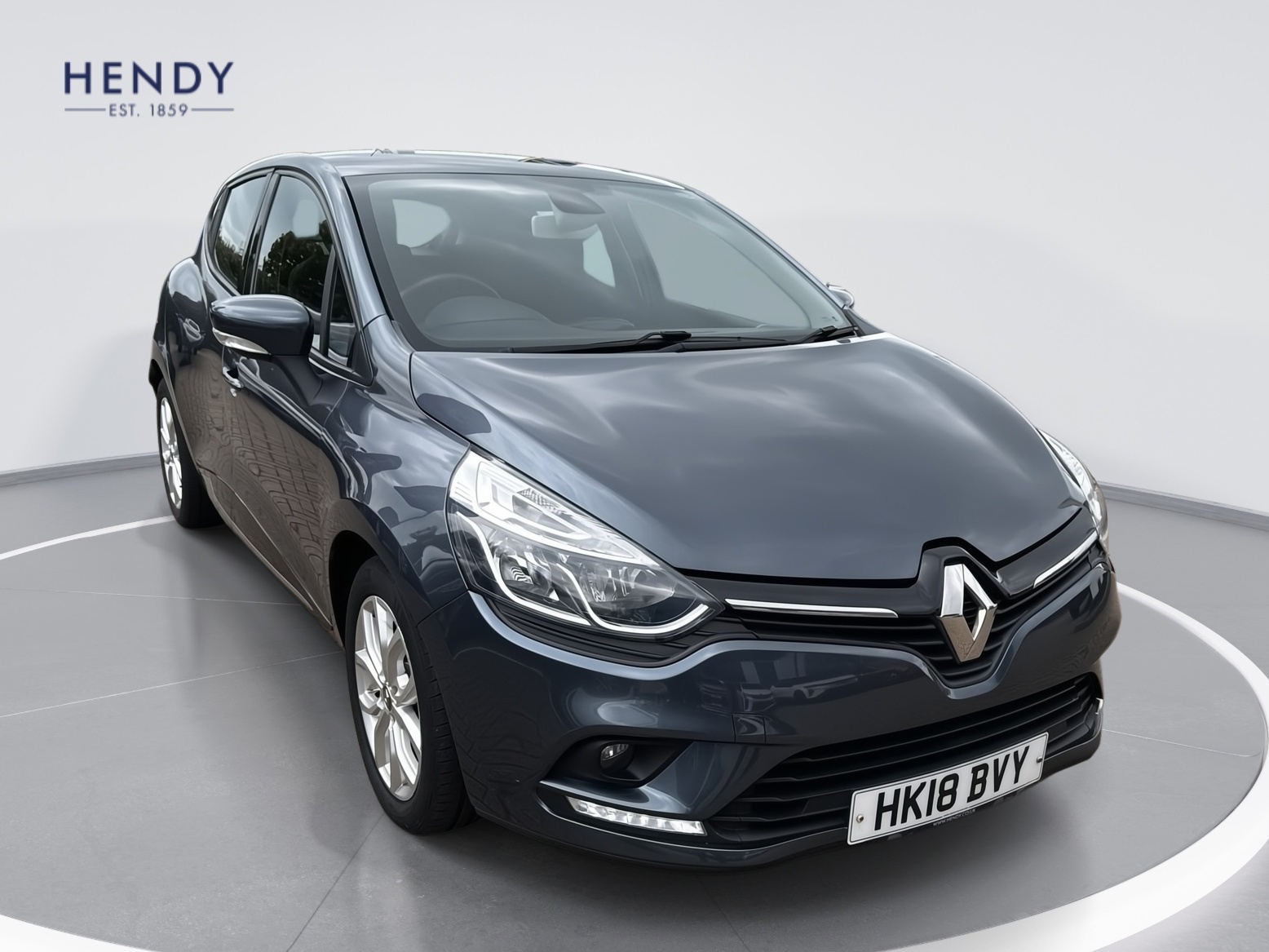 Main listing image - Renault Clio