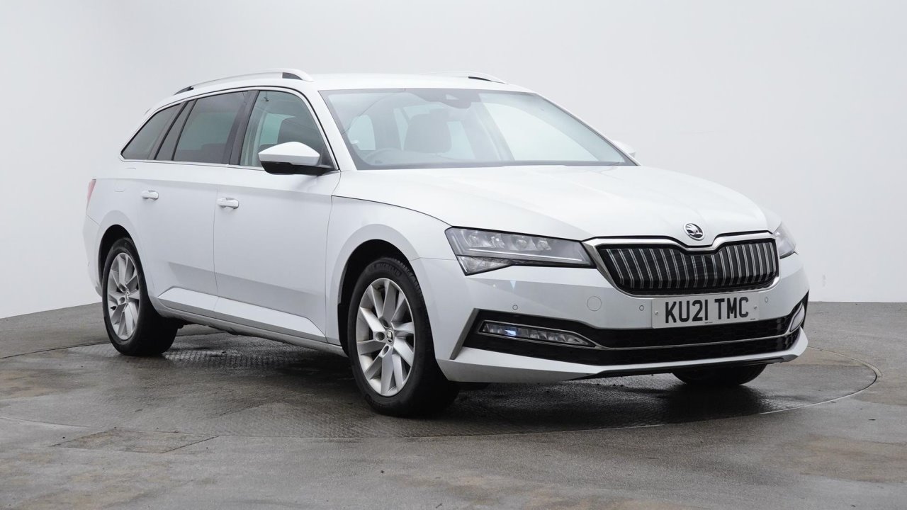 Main listing image - Skoda Superb Estate