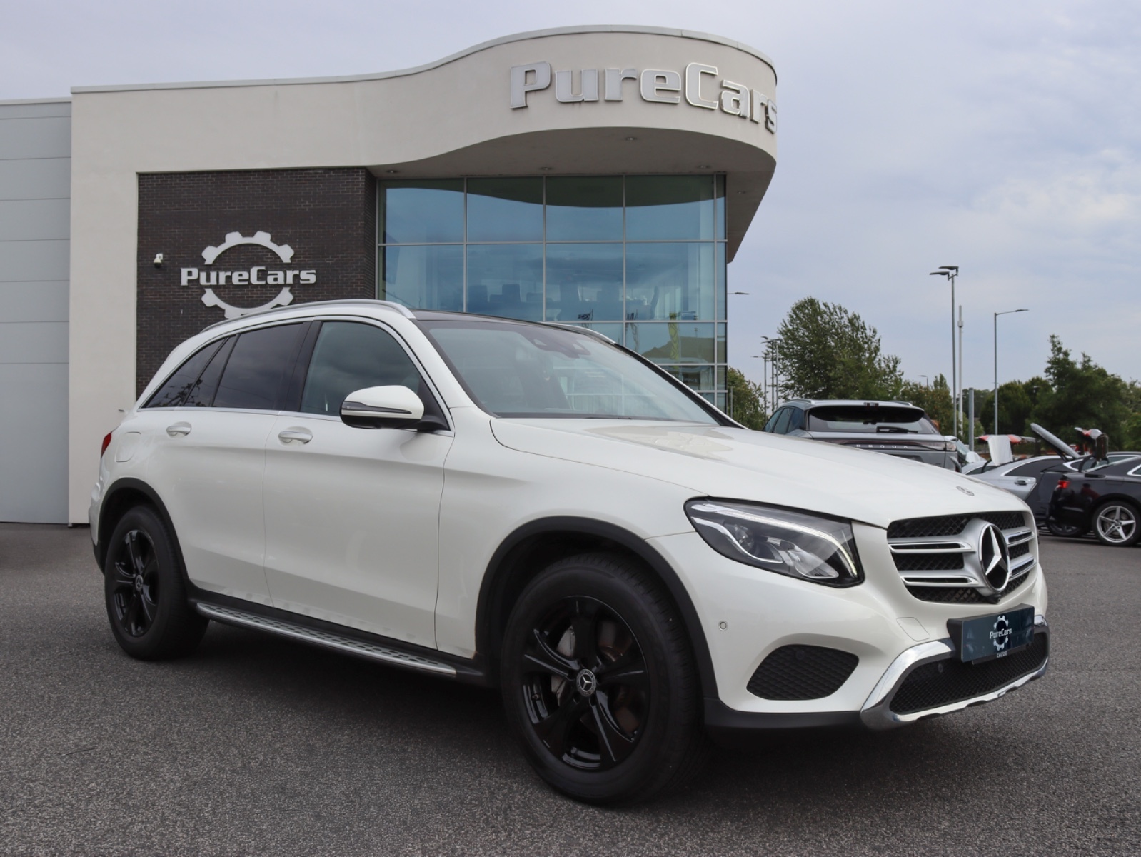 Main listing image - Mercedes-Benz GLC