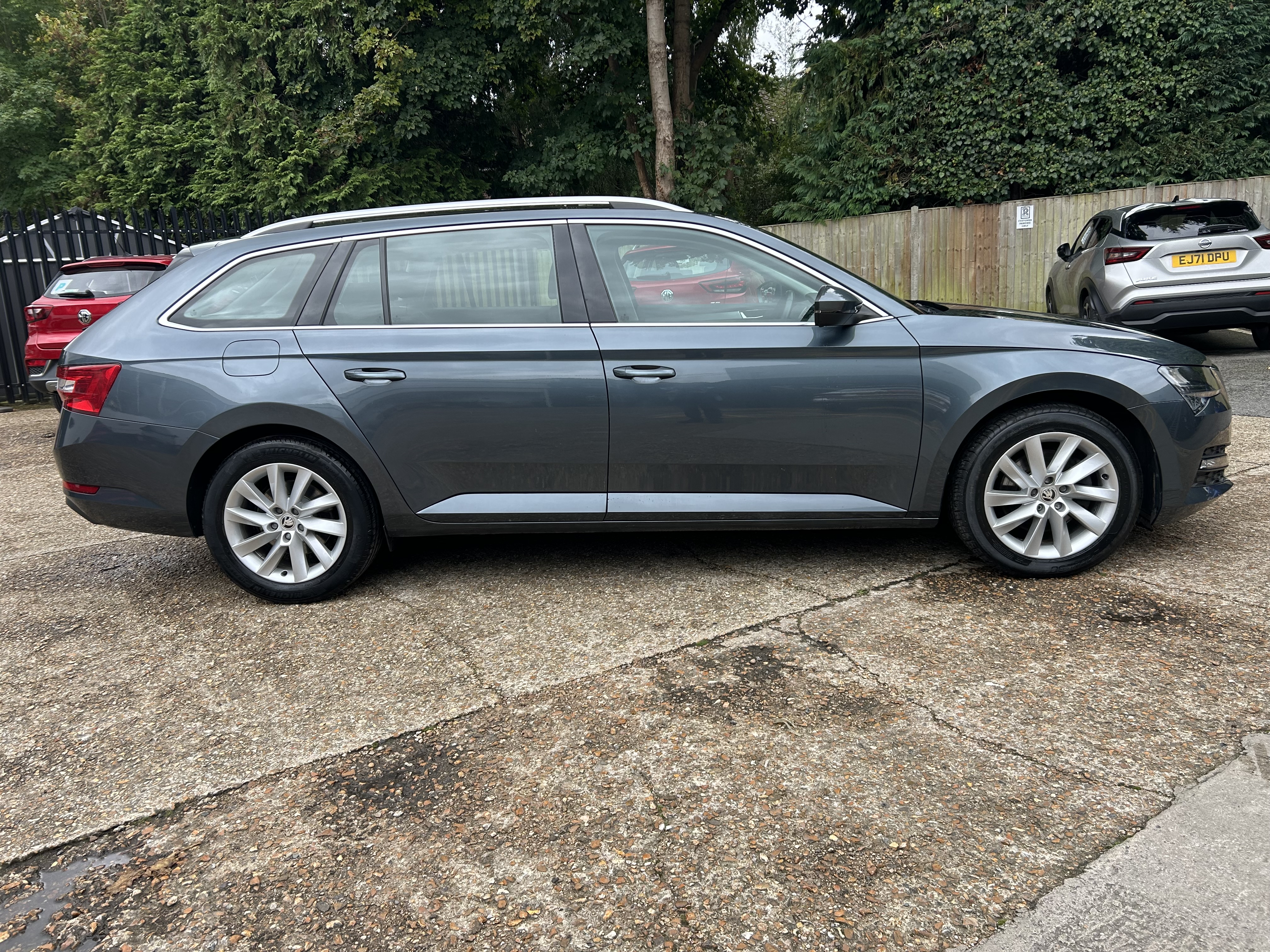 Main listing image - Skoda Superb Estate