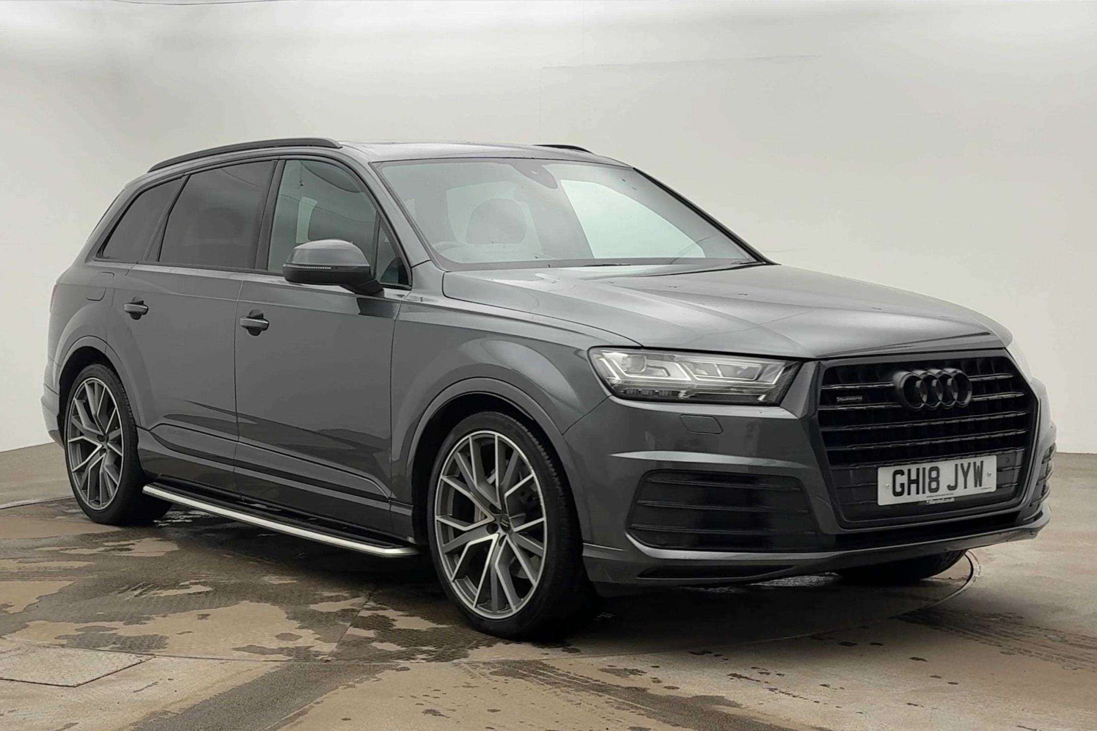 Main listing image - Audi Q7