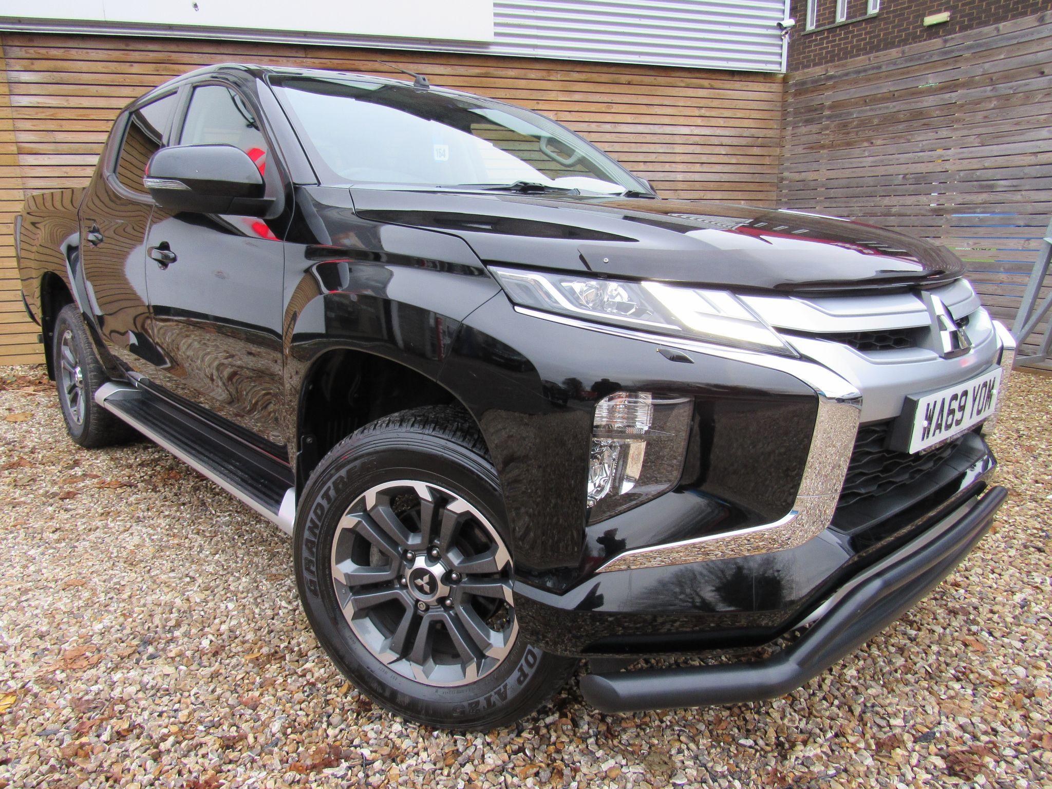 Main listing image - Mitsubishi L200