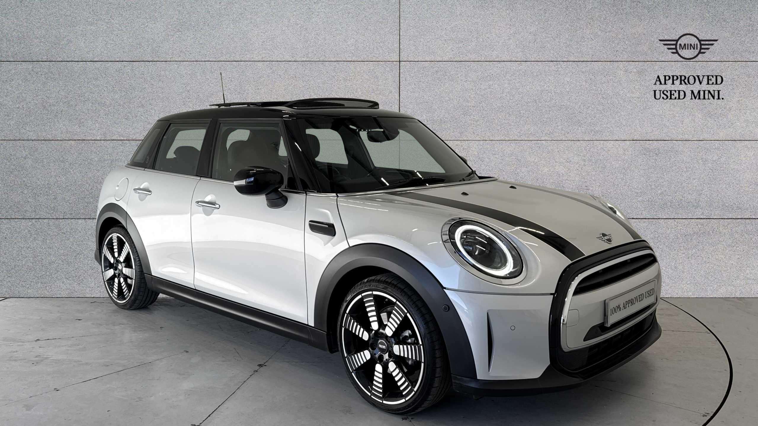 Main listing image - MINI Hatchback 5dr