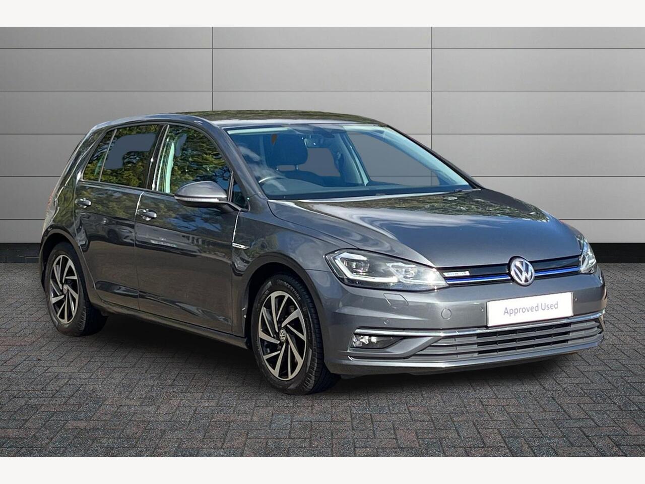 Main listing image - Volkswagen Golf