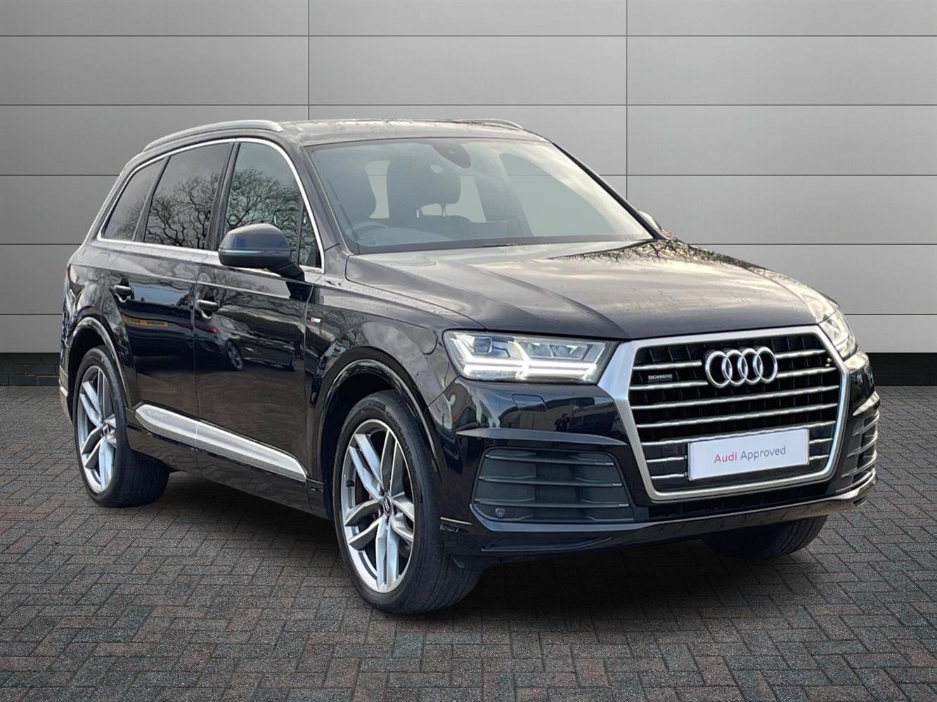 Main listing image - Audi Q7