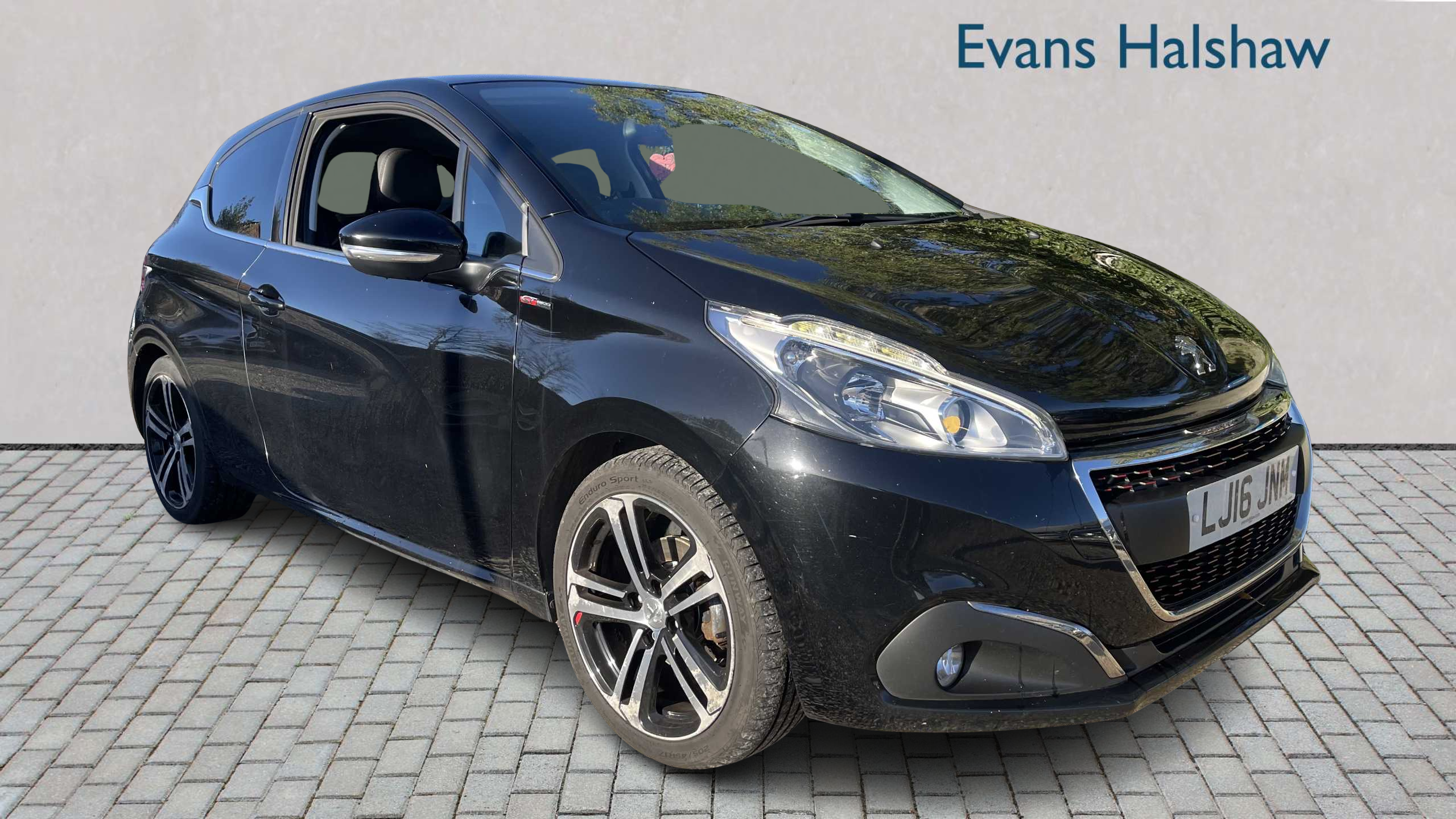 Main listing image - Peugeot 208