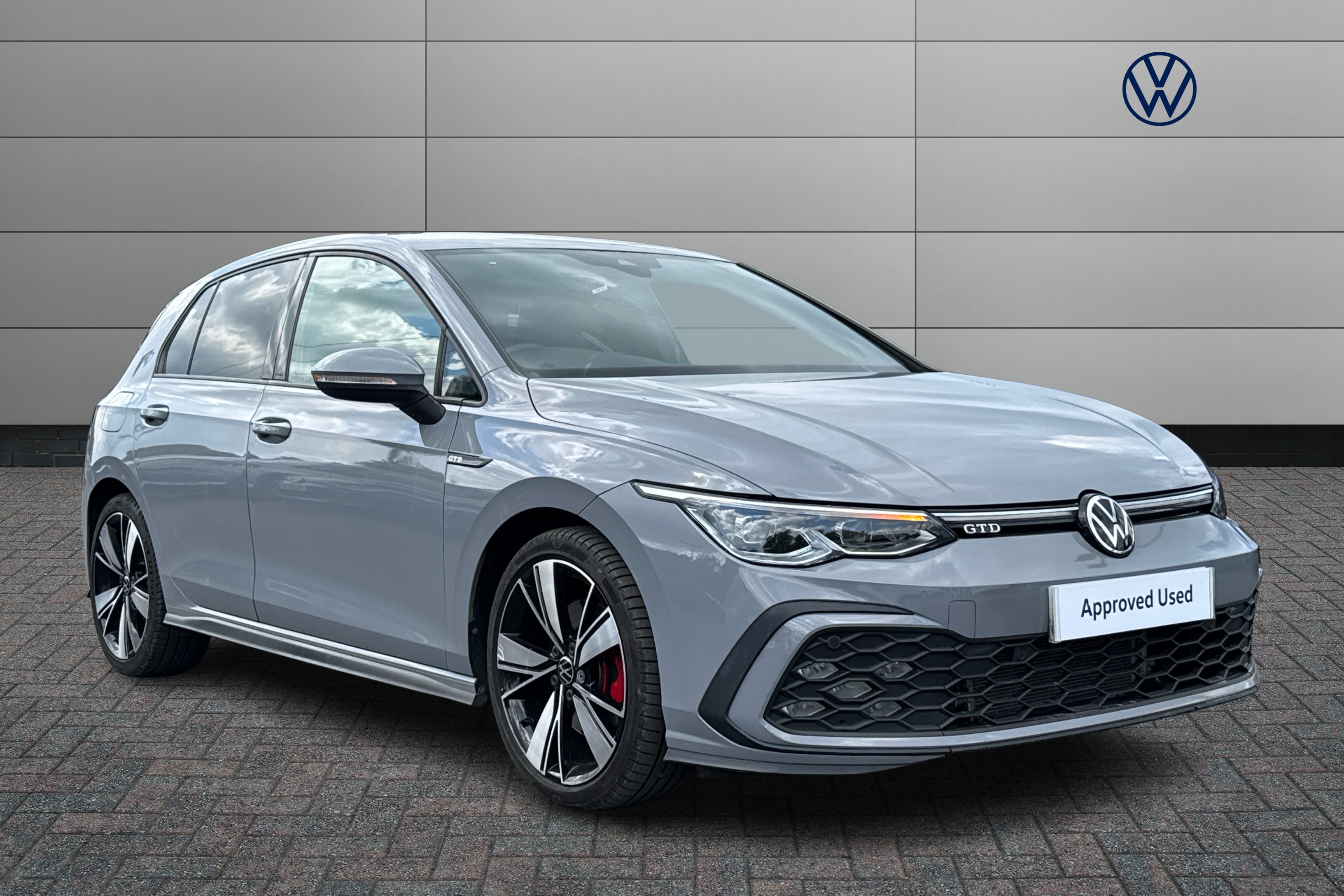 Main listing image - Volkswagen Golf