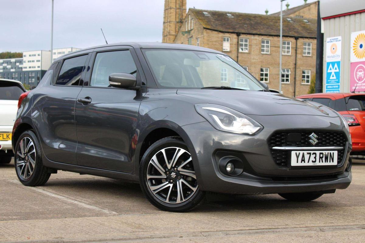 Main listing image - Suzuki Swift