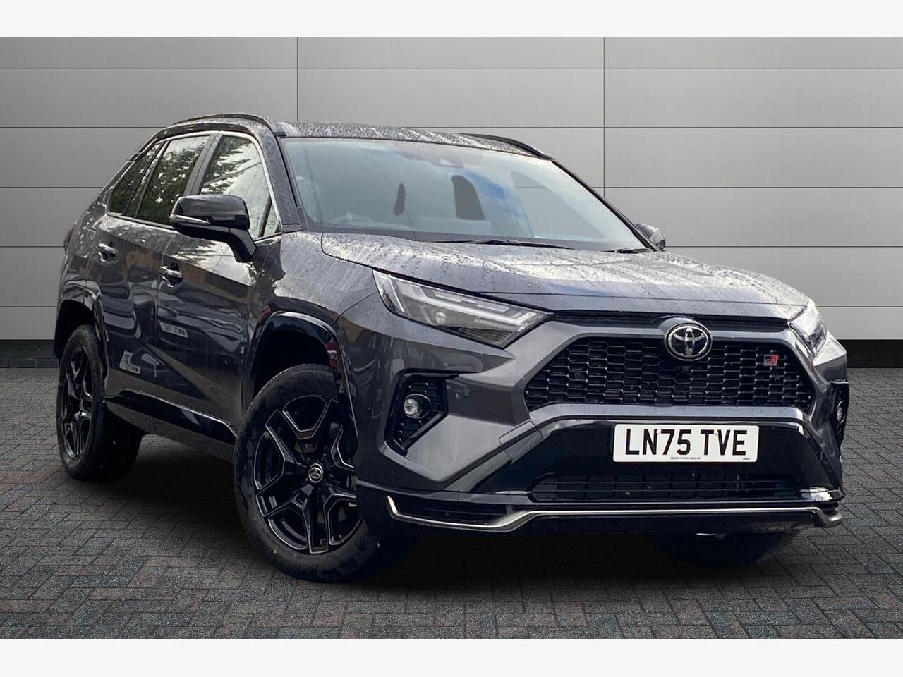 Main listing image - Toyota RAV4