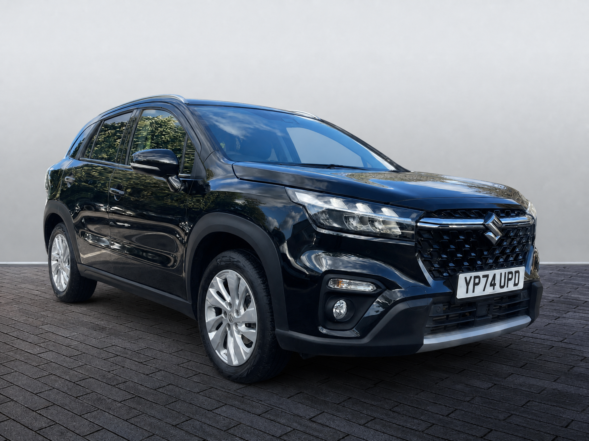 Main listing image - Suzuki S-Cross