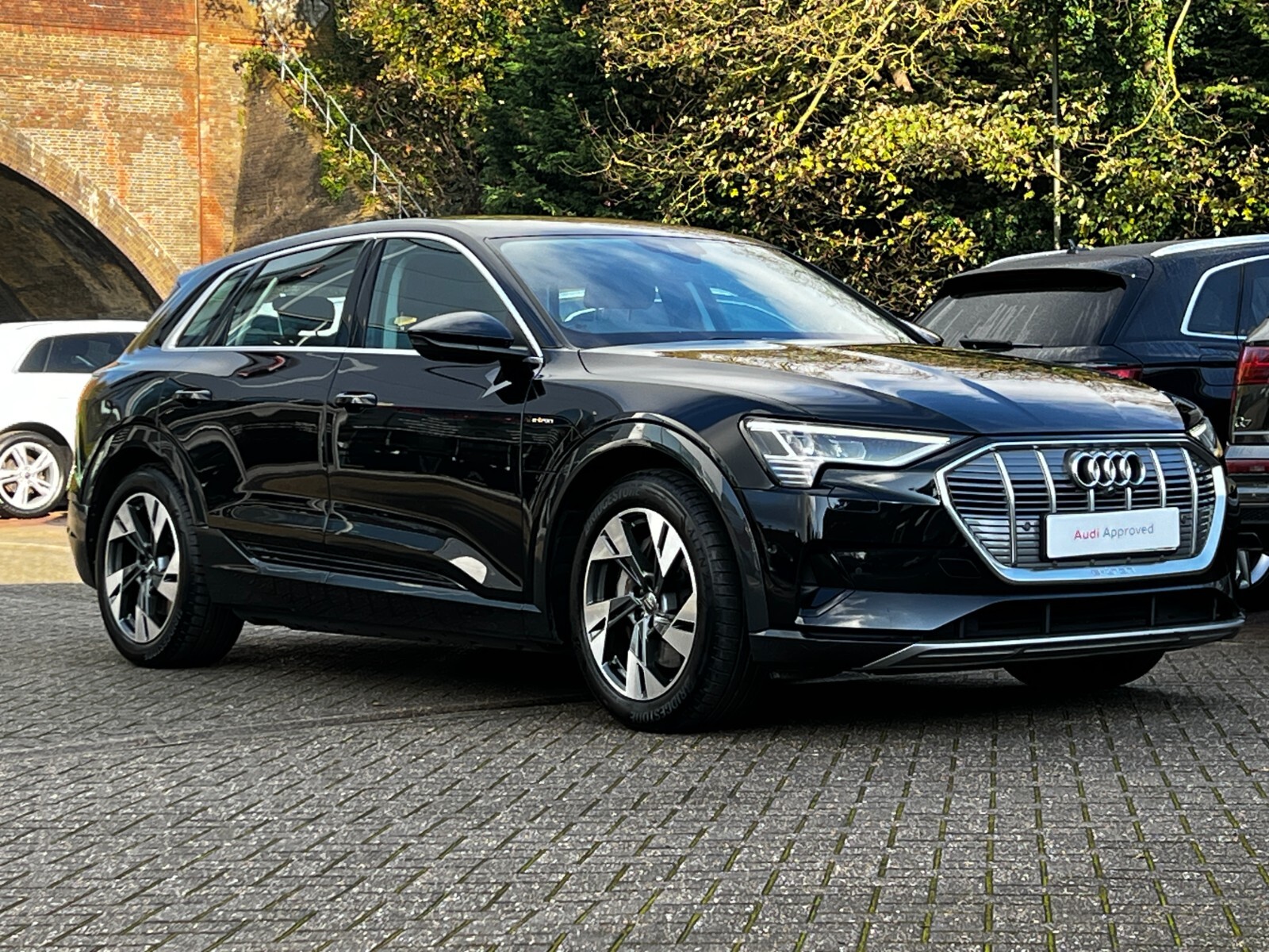 Main listing image - Audi e-tron