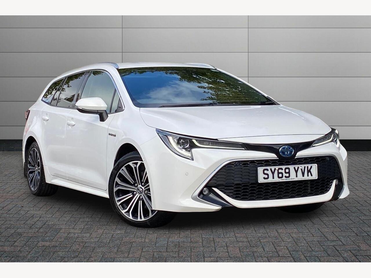 Main listing image - Toyota Corolla Touring Sport