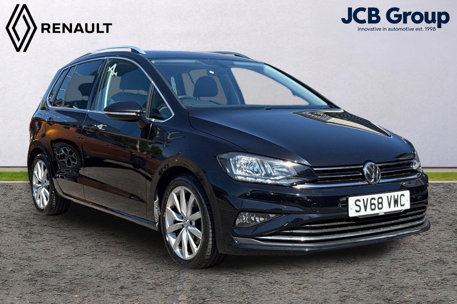 Main listing image - Volkswagen Golf SV