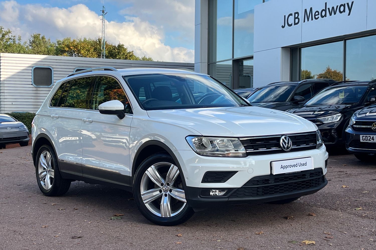 Main listing image - Volkswagen Tiguan