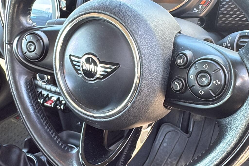 Main listing image - MINI Hatchback 5dr