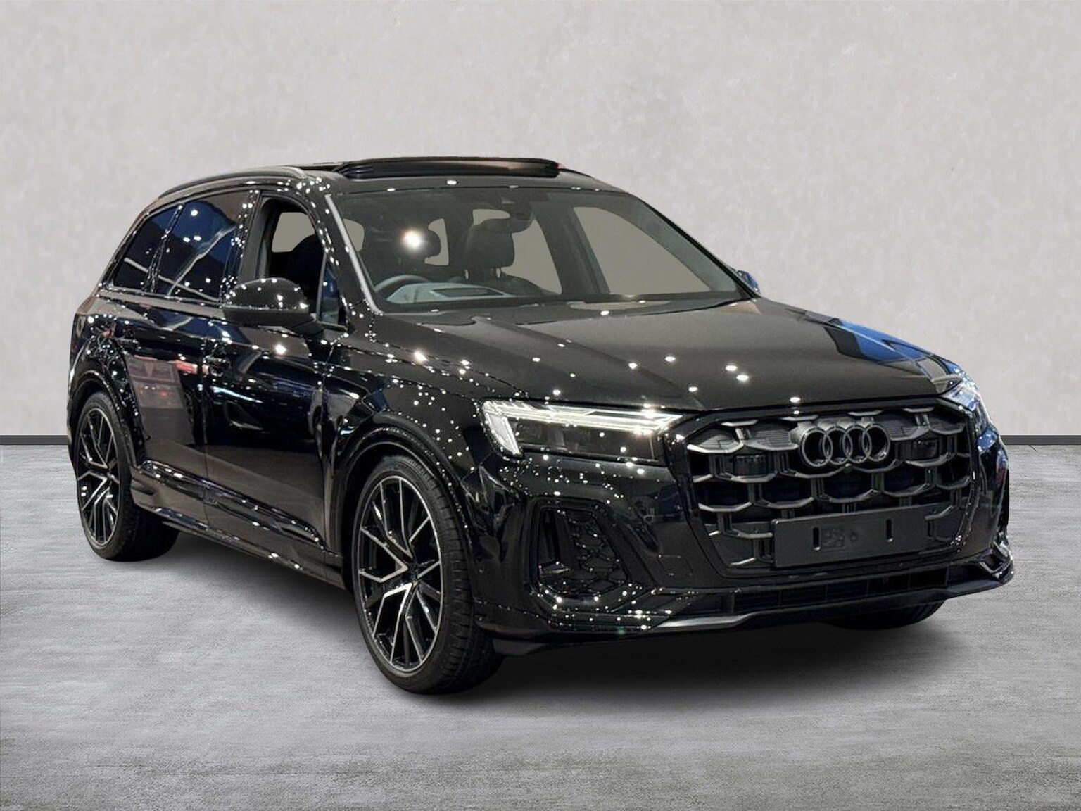 Main listing image - Audi Q7