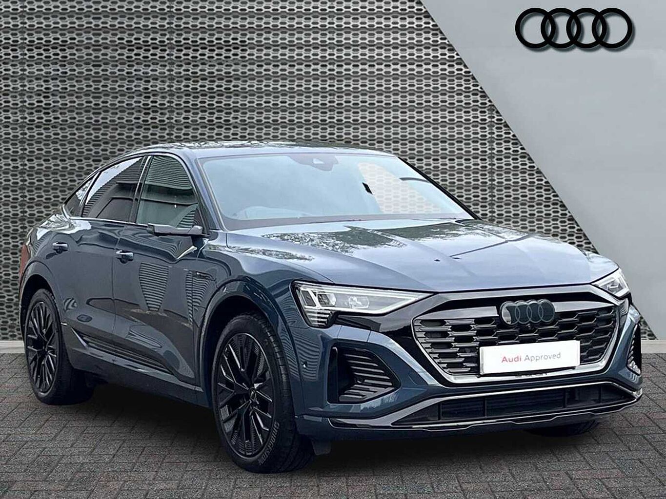 Main listing image - Audi Q8 e-tron