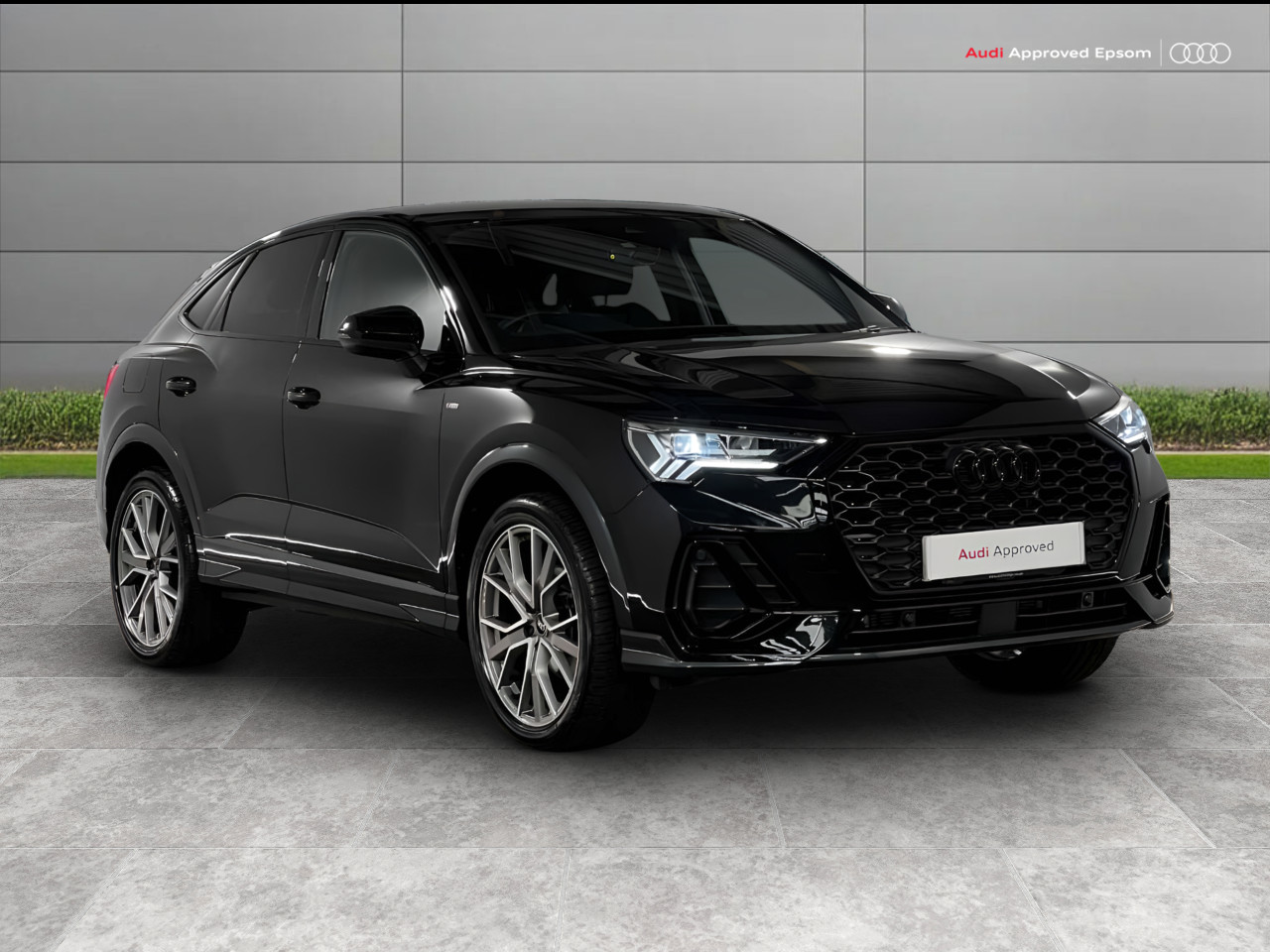 Main listing image - Audi Q3
