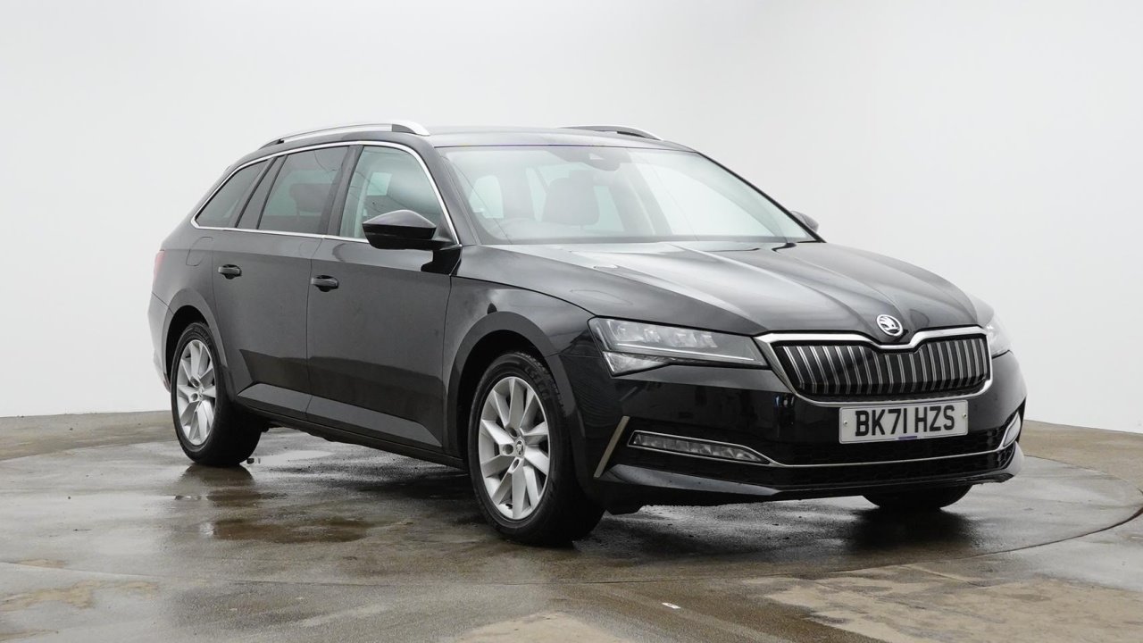 Main listing image - Skoda Superb Estate