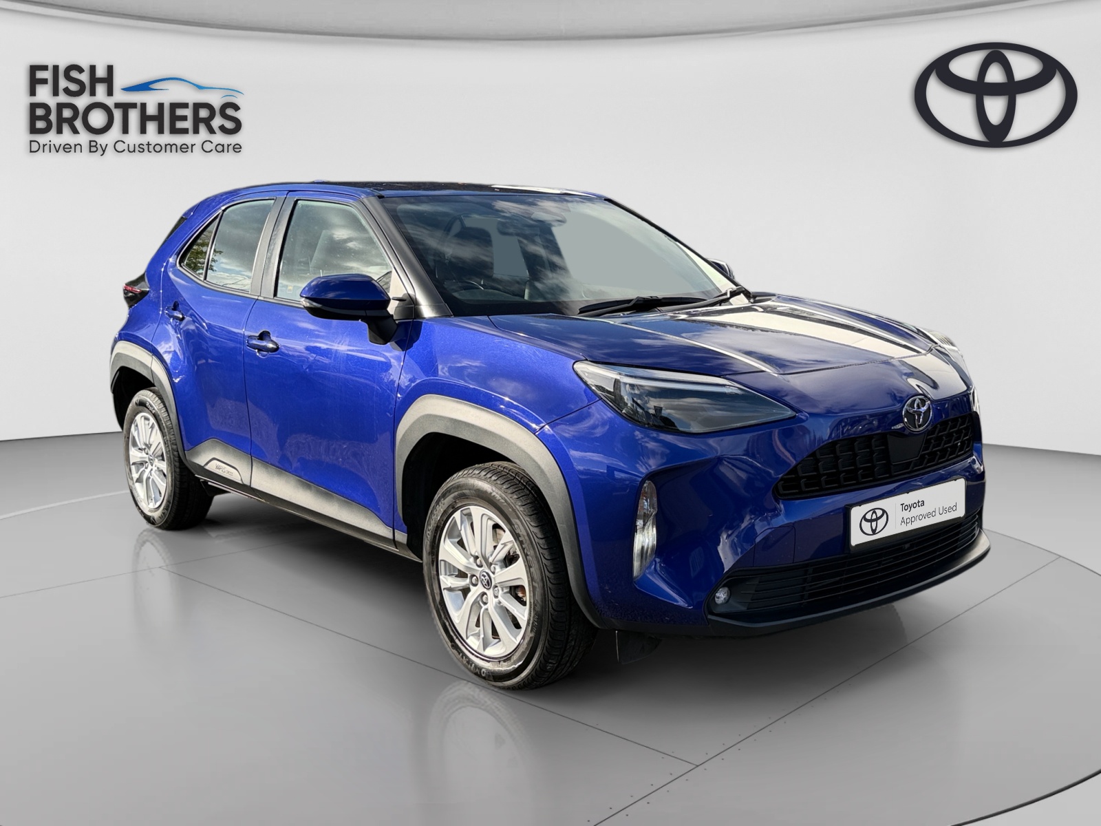 Main listing image - Toyota Yaris Cross