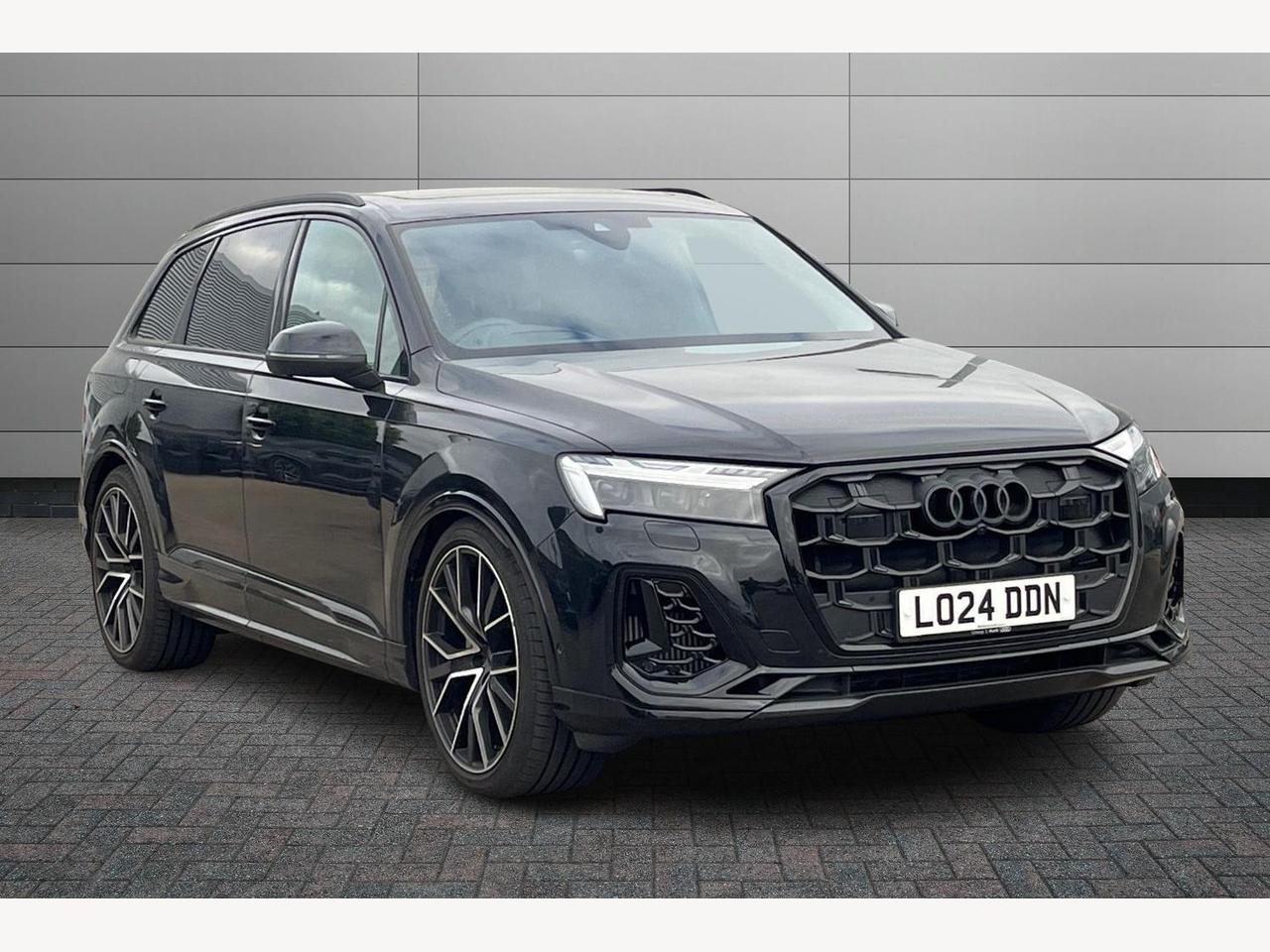 Main listing image - Audi Q7