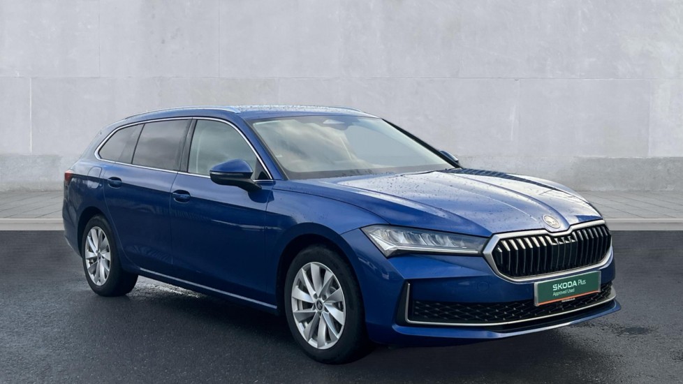 Main listing image - Skoda Superb Estate