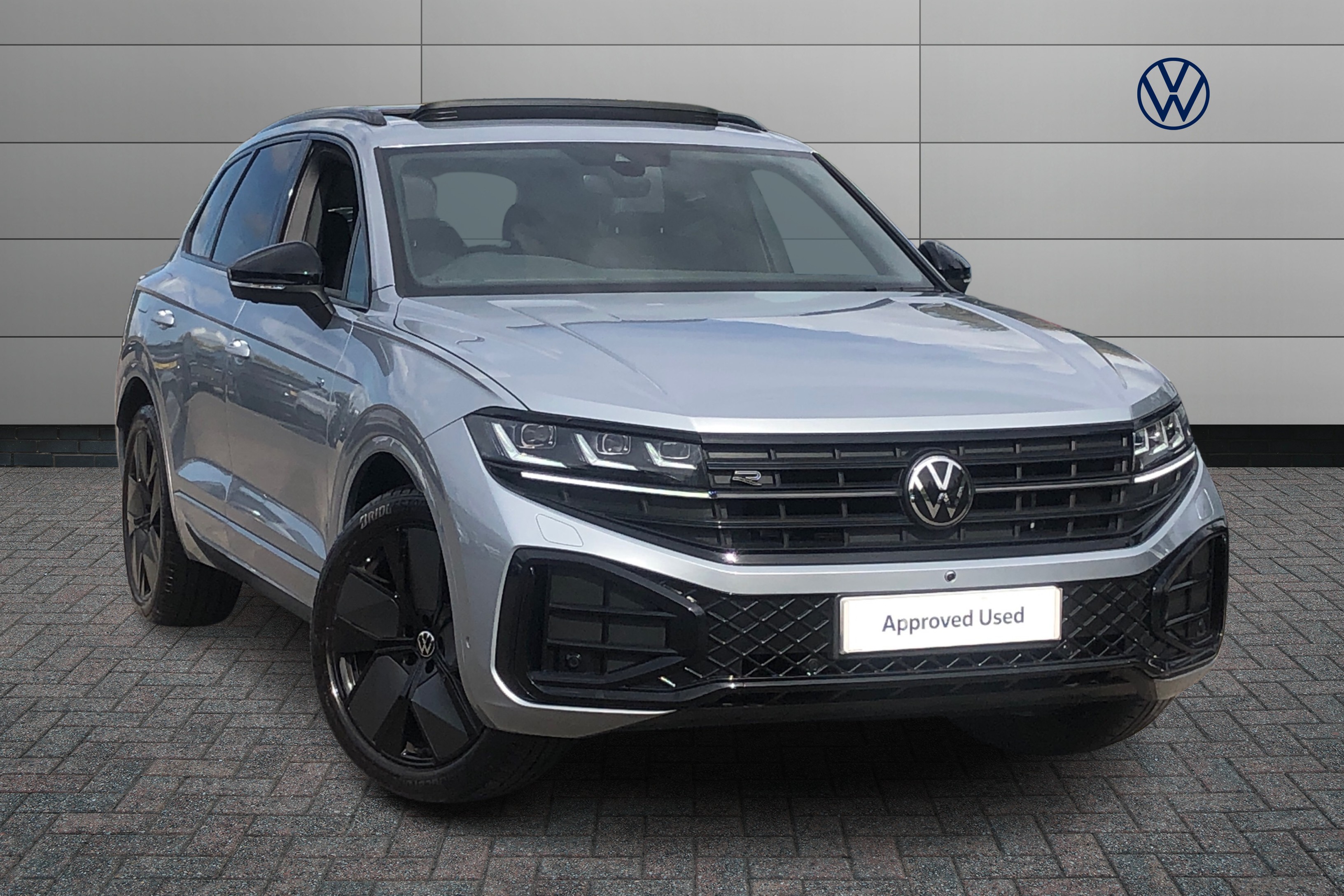 Main listing image - Volkswagen Touareg