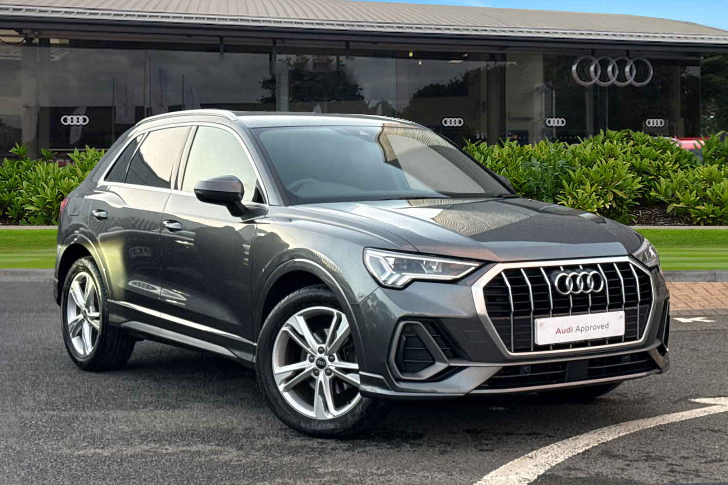 Main listing image - Audi Q3