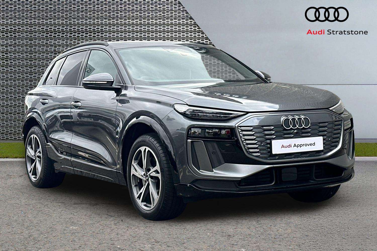 Main listing image - Audi Q6 e-tron